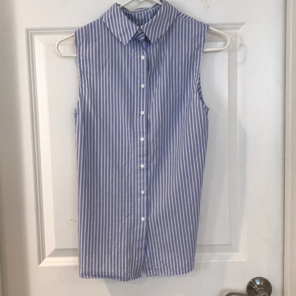 H&M button down top - Picture 2 of 3